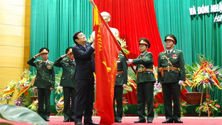 Presidente vietnamita exalta importancia del dominio de la técnica en el ejército